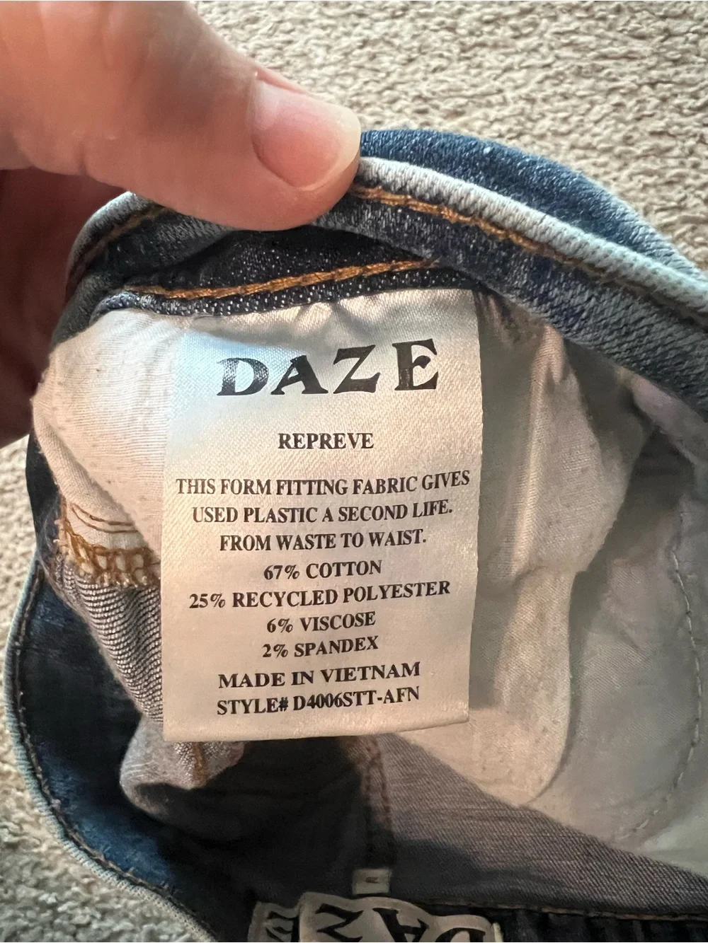 DAZE denim Women's Light Blue Denim Roll-Hem Shorts- size 28
